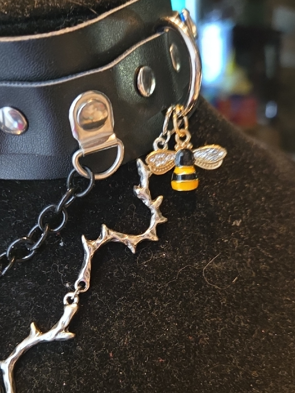 Gothic Black Onyx Bee Pendant Necklace with Faux Leather Choker - Picture 3 of 8